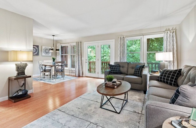 WOW! Fully Updated Townhome Close To Trails, BV Country Club/Golf Course & More