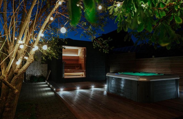 Wunderschöne FeWo direkt am Meer mit Whirlpool & Sauna