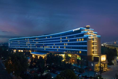 Wyndham Qingdao l Free Fixed-Time Shuttle Service Between Hotel and Airport & North Railway Station l Outdoor Children's Amusement Park l 1-Hour Play Snooker or Table Tennis