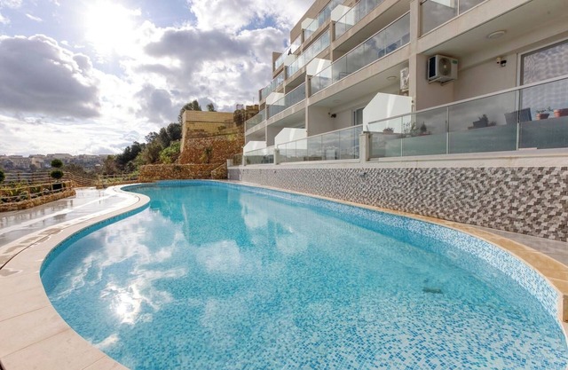 Xagħra Escape – Penthouse with Views & Pool Access