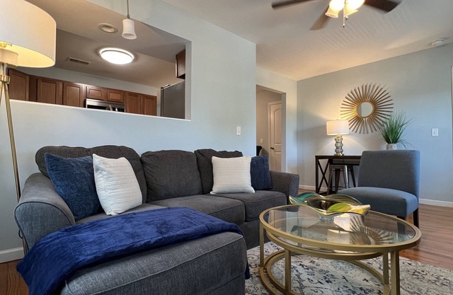 Xavier Place 4 - 2BR Sleeps 6 by Xavier & UC University, Hospital’s & Zoo