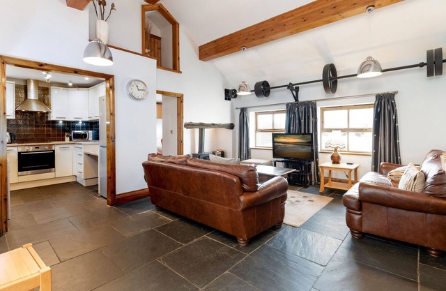 Y Beudy - Three Bedroom Cottage, Sleeps 6