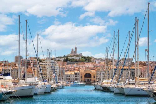 Yacht idéalement situé au coeur du Vieux-Port