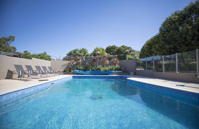 Yarra Valley Fruit Farm with Solar Heated Pool