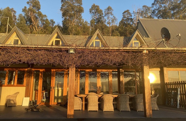 Yarra Valley Holiday House - Stay amongst the vineyards - Sleeps 12 Guests