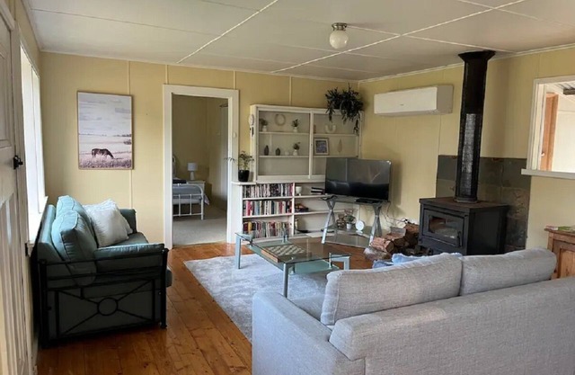 Yarramalong 2 bedroom cottage