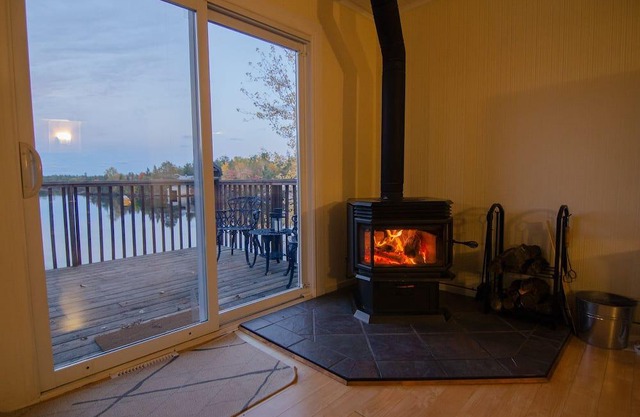 Year-round vacation for family and friends by the lake Nipissing.