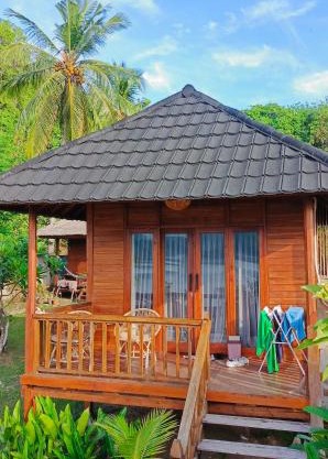 Yellow Coco Gili Gede