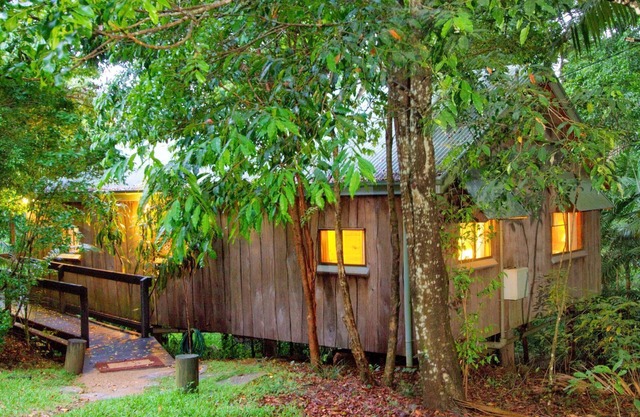 Yellow Robin Cottage: Mt Glorious Getaways