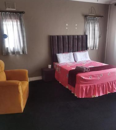 Yellow Stars Guesthouses