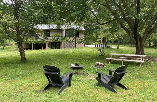 YELLOWWOOD COTTAGE - Private Outdoor Space Sophisticated Sunny Luxurious Indoor