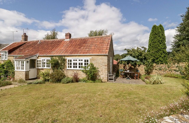 YEOMAN COTTAGE, with a garden in Norton-Sub-Hamdon