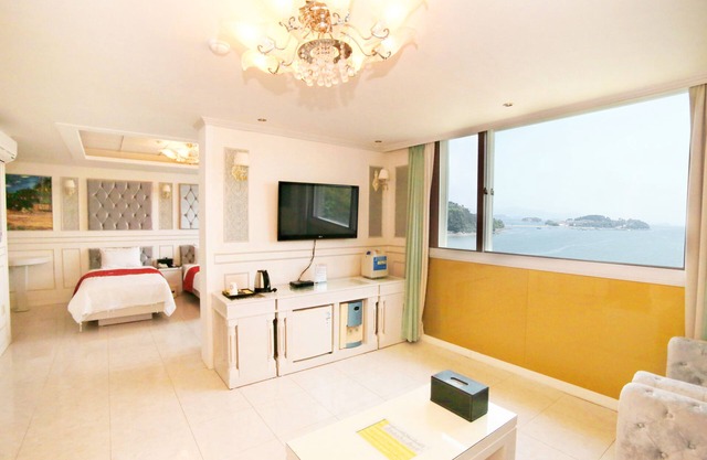 Yeosu Beach Hotel