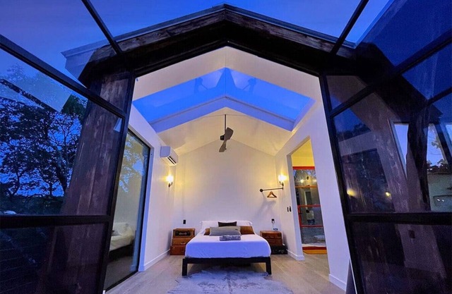 Yoku · Insta-worthy Cabin Villa with Moonroof & Dip Pool