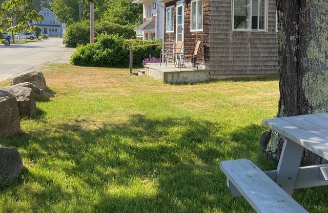York Beach Ocean View 2-Bedroom Cottage at the Heart of Long Sands Beach