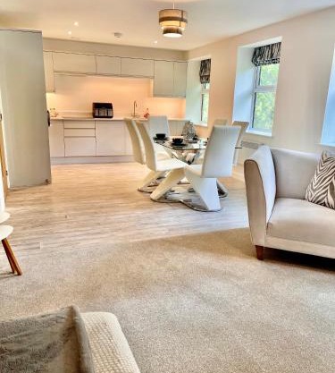 York House luxury 2 bedroom apartment