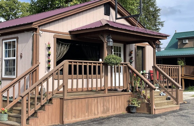 Yough Nest Bungalow (Half Home - Convenient Location & Beautiful View)