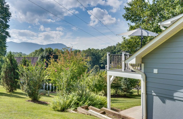 Young Harris Vacation Rental w/Mountain Views!