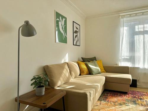 Your Cosy Get-away 5 minutes from Canning Town Station, near ExCel & O2