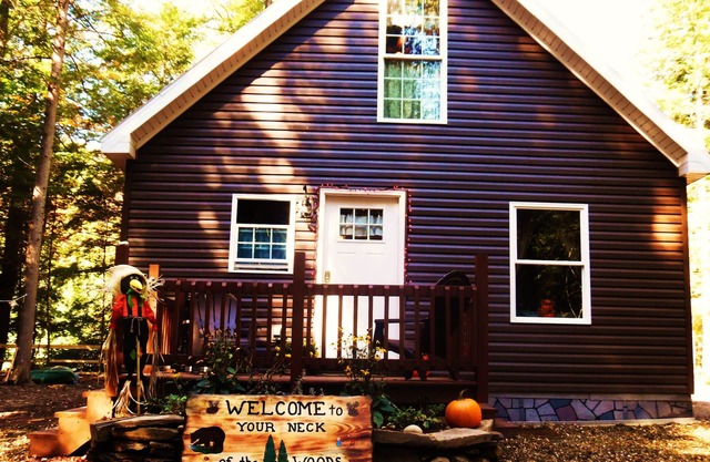 "Your Neck of the Woods" Cabin Rental: Peaceful Get-away Overlooking Fish Creek