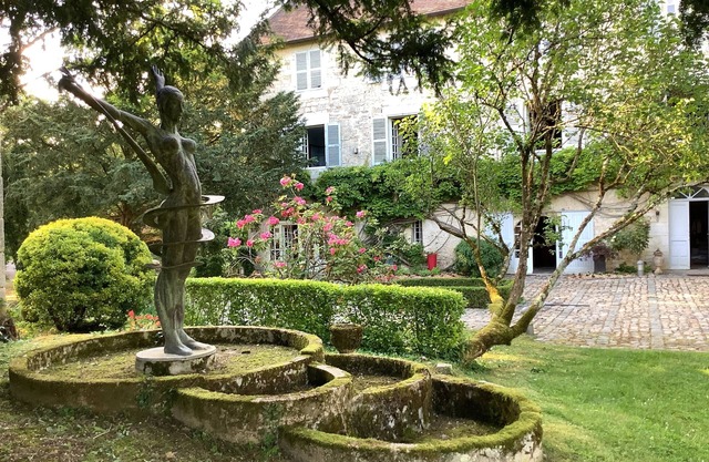 Your own private paradise of charm, elegance and activity.
