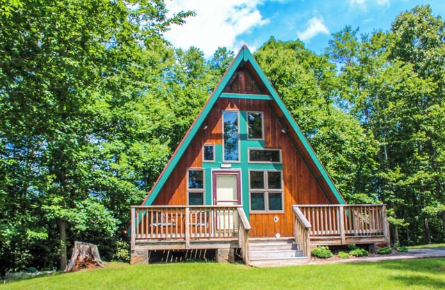 Your Perfect Cabin Stay at Wildflower Ridge Is Just a Click Away!