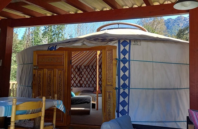 Yourte Confort au Calme Avec Piscine