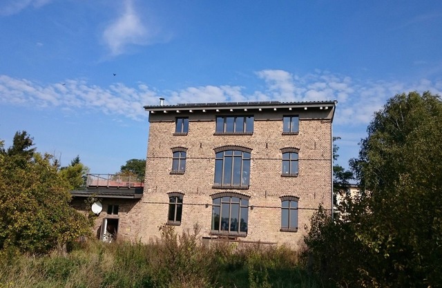 Yr hen Felin - the old mill directly at the nature reserve (Great Bustard Protection)