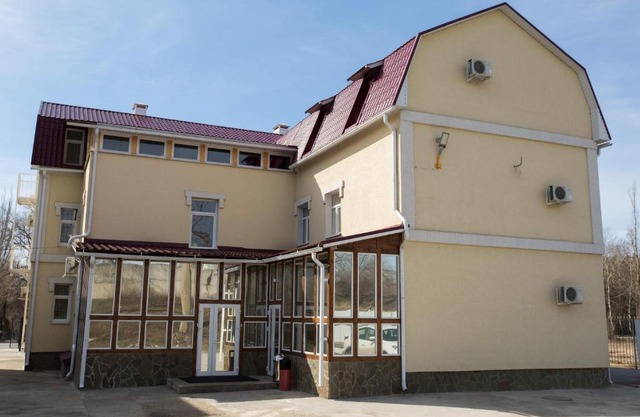 Yuzhny Hotel