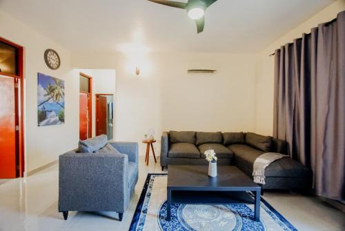 Zanzi modern 2 bed apartment GF