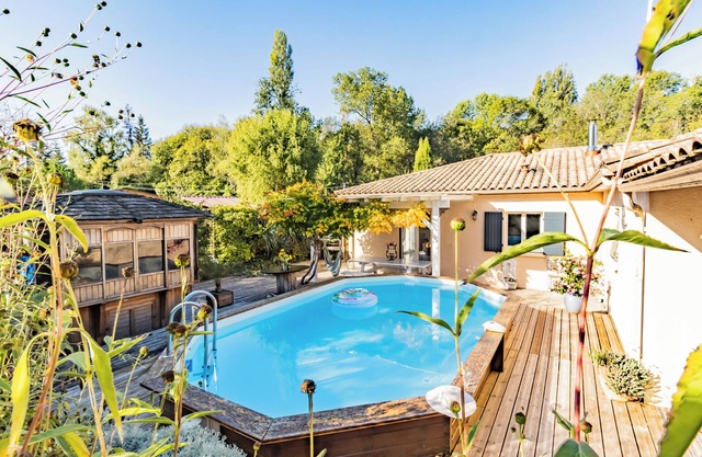 Zen & Family-Friendly House with Pool, Spa and Vegetable Garden in the Heart of Périgord Blanc