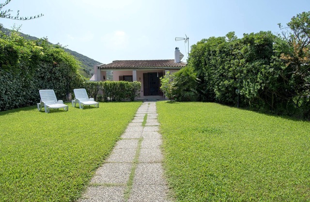 Zen House A 500 MT. FROM THE BEACH perfect for families and couples