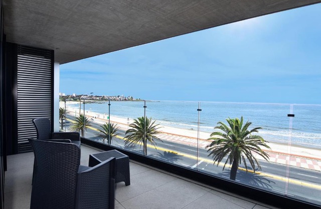 ZENHAUS - Vistas al Mar en Exclusivo Apartamento con Garage