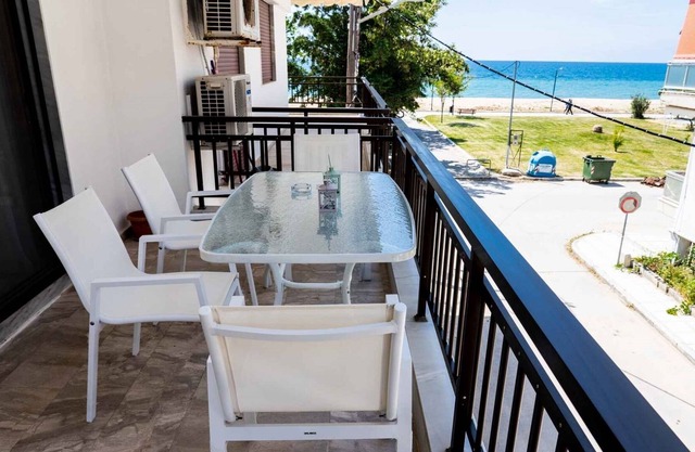 Zennova #7 Nea Plagia Beach