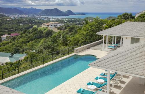 Zephyr Hill - 2 bedroom Villa with awe inspiring views villa