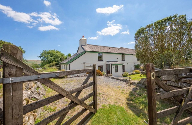 Zoar Cottage - Three Bedroom House, Sleeps 6