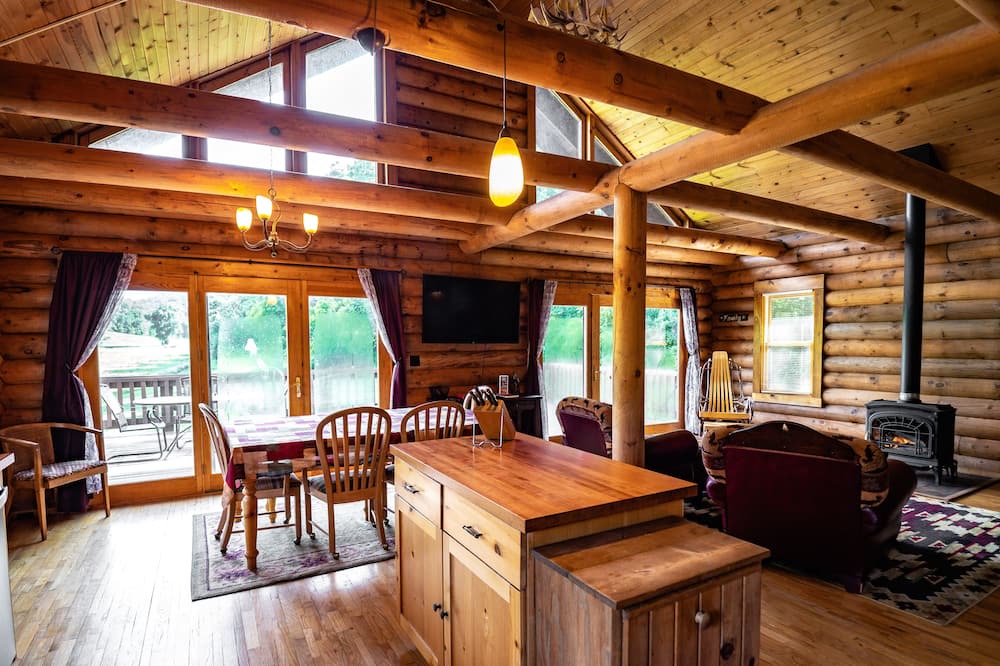 Ferryville Cabin | The Rustic Lodge, Romantic, Secluded on Stream in the Driftless- Hot Tub