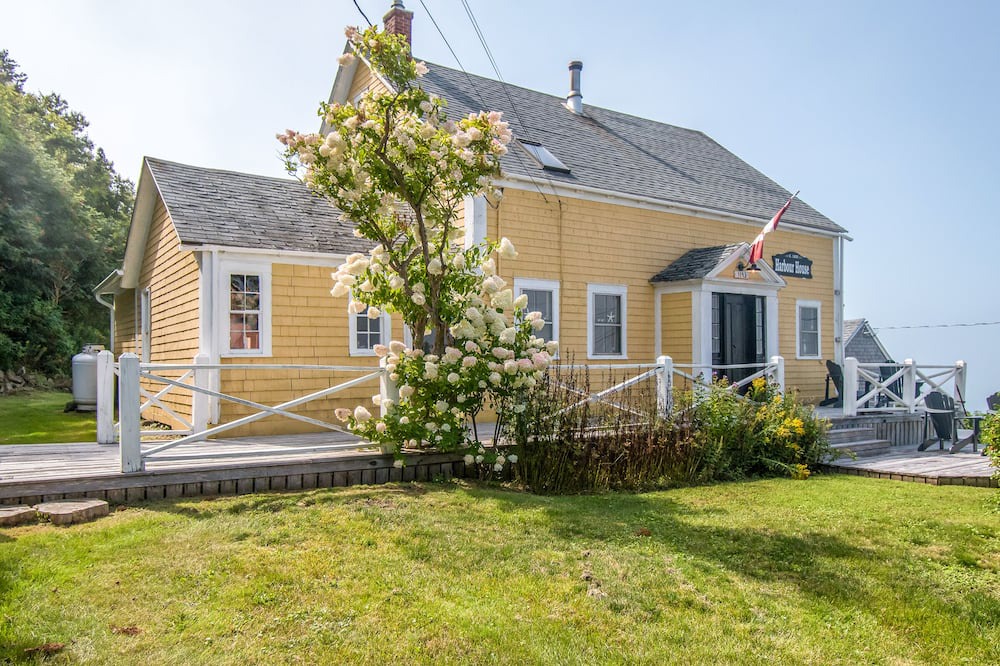 Hall's Harbour House | Harbour House - Halls Harbour Waterfront Getaway