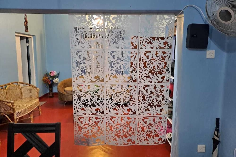 Batticaloa House | Serene & Cozy guest retreat in center of the city with scenic relaxing nature