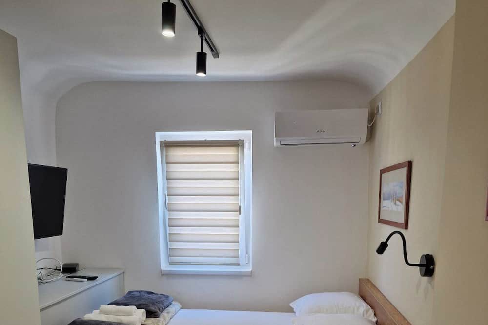 Novi Sad Apartment | Core center of Novi Sad - Top location, affordable price! Sleep and work.