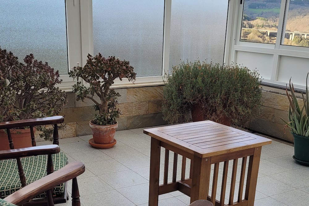 Becerrea Condo | SMALL APARTMENT WITH GREAT VIEWS