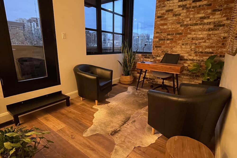 Centretown Condo | Luxury living, penthouse in heart of downtown Ottawa