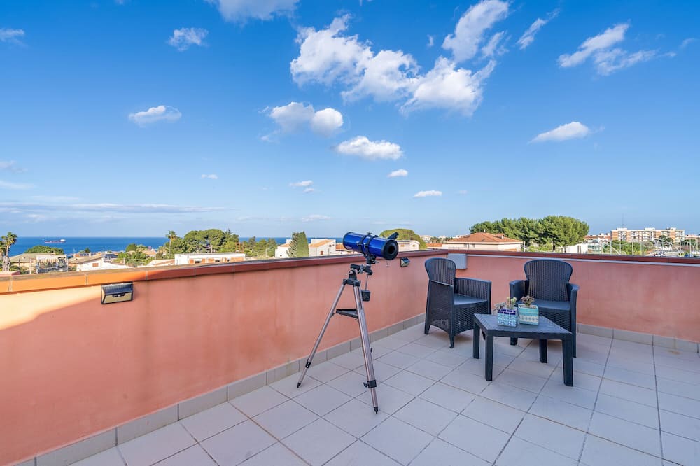 Tiche Apartment | Apartment 'Appartamento A Ficu Pala Siracusa' with Sea View, Wi-Fi and Air Conditioning