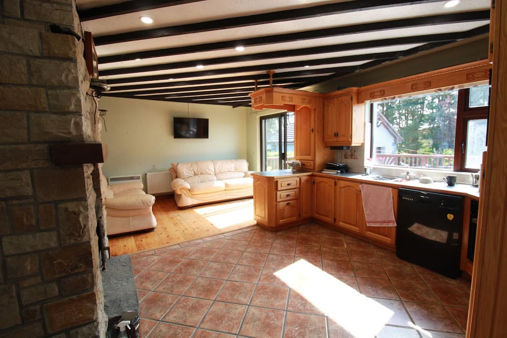 Inverin House | Mountain View House Inveran, Great location