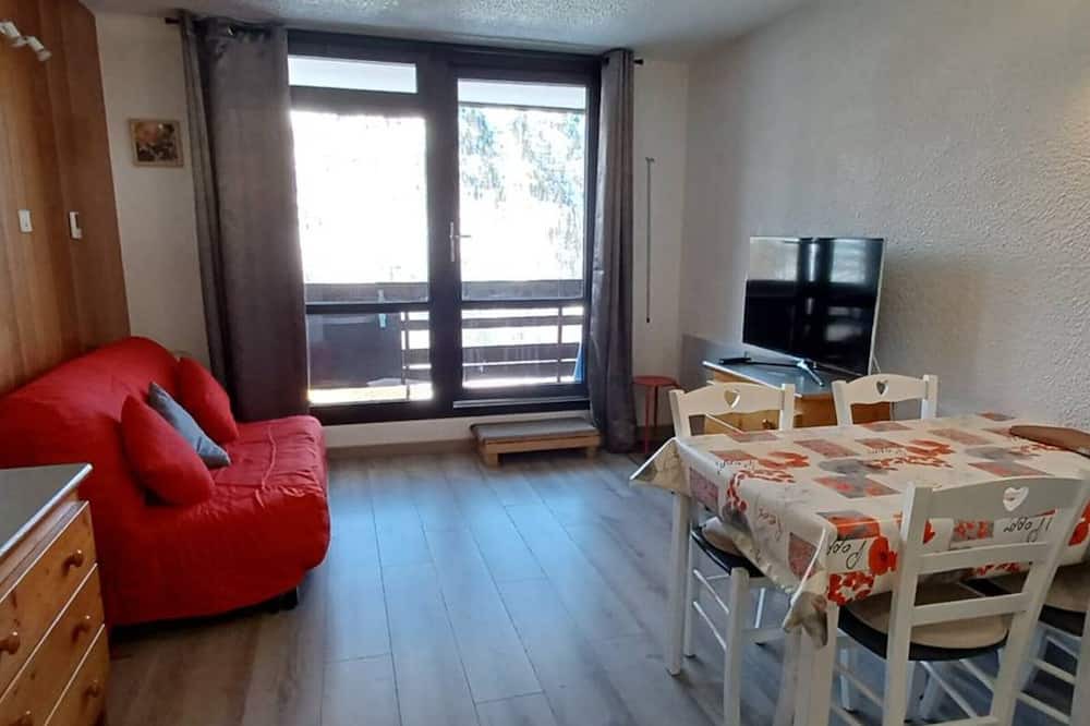 Isola Apartment | Studio Isola 2000, studio flat, 4 persons