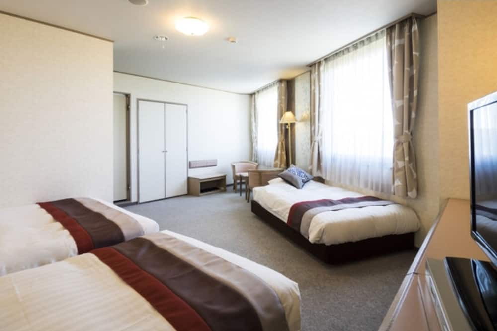 Higashihiroshima House | Nonsmoking Triple SPECIAL VALUE 100 natura / Higashihiroshima Hiroshima