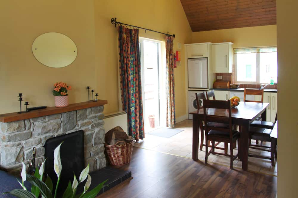 Carrick-on-Shannon Cottage | Leitrim Quay - Riverside Cottage 2