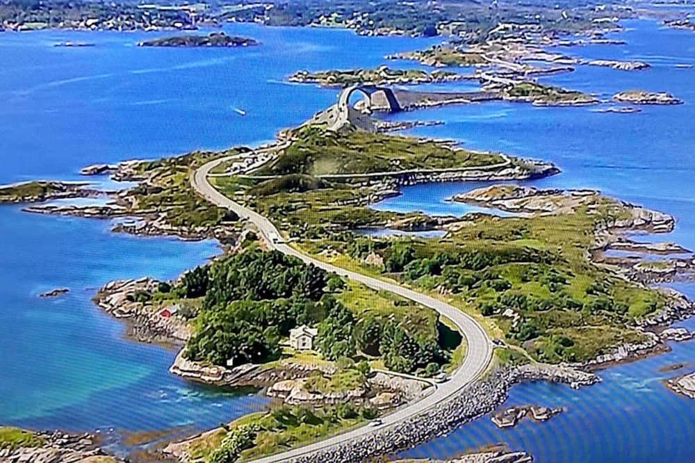Averoy Municipality House | 8 person holiday home in averøy