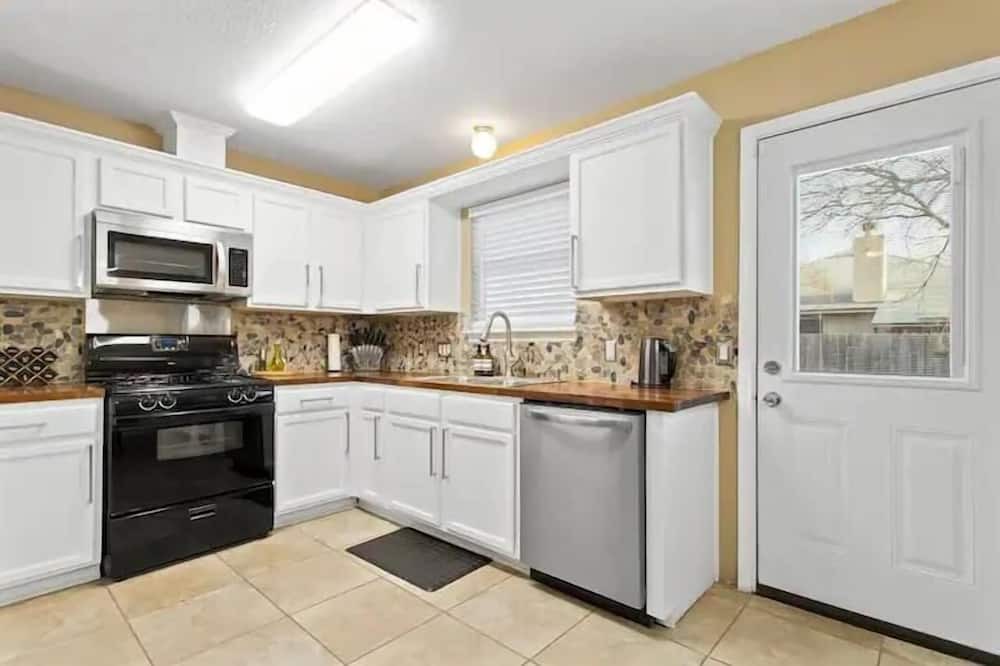 Austin House | Austin Menifee house