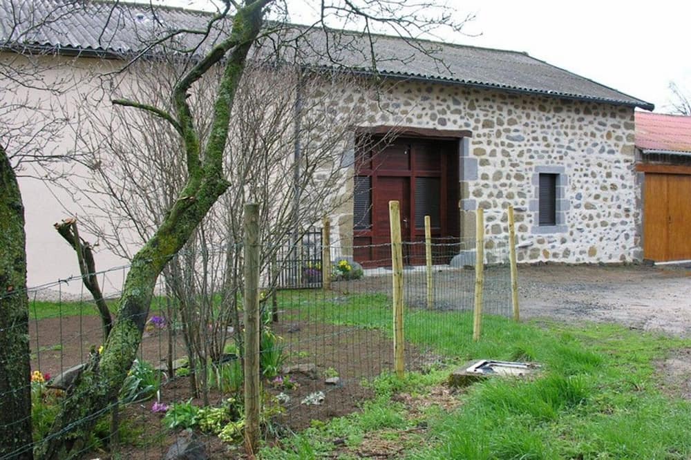 Andelat Cottage | Gite Andelat, 3 bedrooms, 6 persons